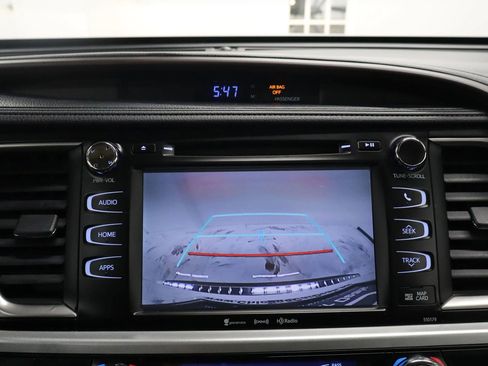 Used 2017 Toyota Highlander XLE AWD/4WD image 28