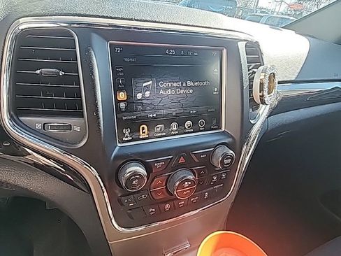 Used 2016 Jeep Grand Cherokee Laredo 75th Anniversary image 5