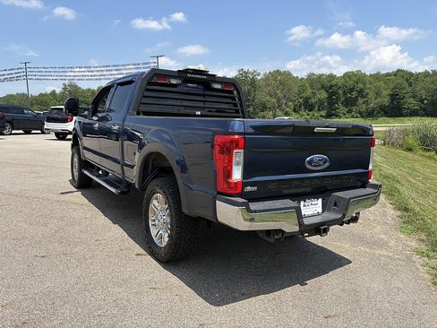 Used 2017 Ford F250 XLT w/ XLT Premium Package AWD/4WD image 3