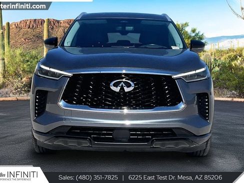 Used 2023 INFINITI QX60 Luxe w/ Vision Package FWD image 3
