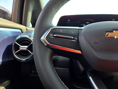 New 2026 Chevrolet Equinox EV LT image 25