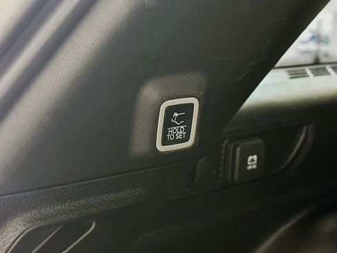 Used 2025 Jeep Grand Cherokee Altitude AWD/4WD image 30