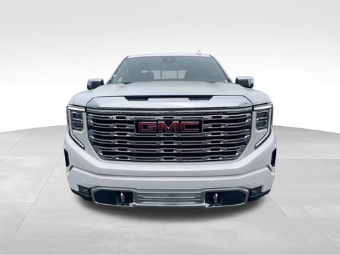 Used 2024 GMC Sierra 1500 Denali w/ Denali Reserve Package AWD/4WD image 3