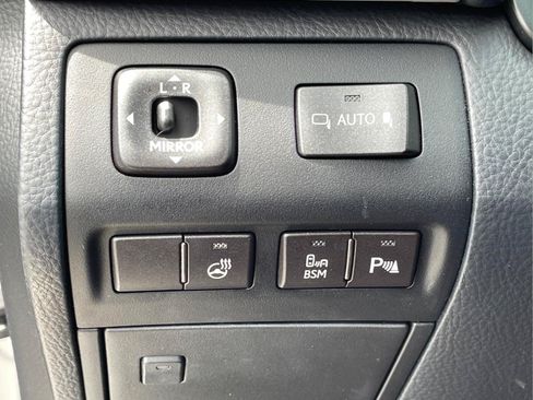Used 2015 Lexus LS 460 w/ Comfort Package RWD image 20