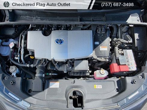 Used 2022 Toyota Prius XLE image 15