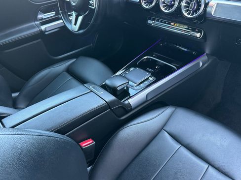 Used 2022 Mercedes-Benz GLB 250 image 16
