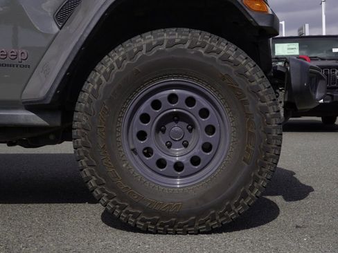 Used 2020 Jeep Gladiator Rubicon image 10