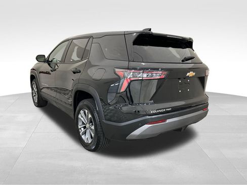 Used 2025 Chevrolet Equinox LT AWD/4WD image 3