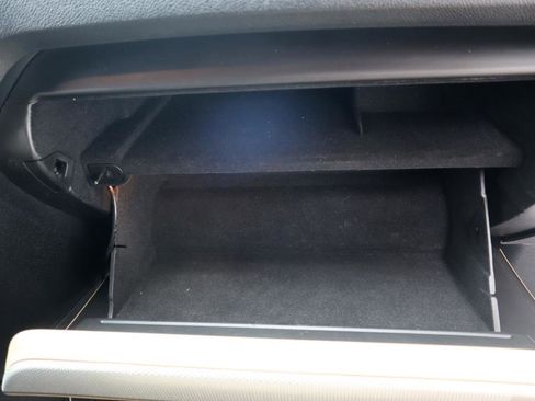 Used 2017 Ford Explorer XLT image 40