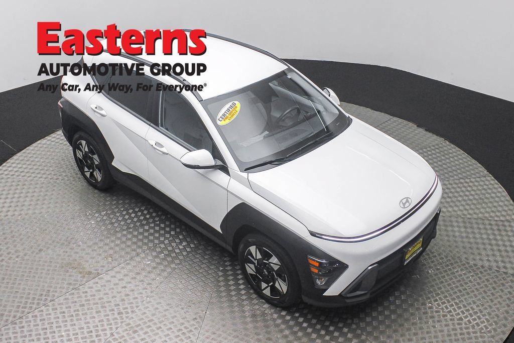 Used 2025 Hyundai Kona SEL FWD image 3