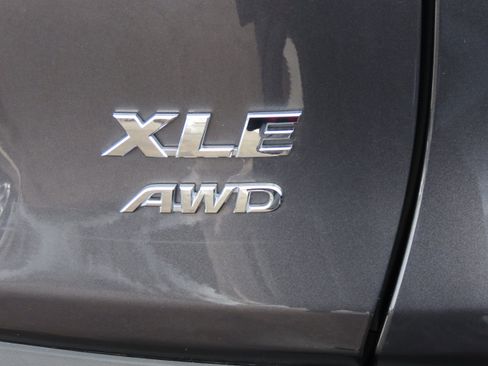 Used 2025 Toyota RAV4 XLE image 16