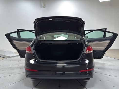 Used 2017 Hyundai Elantra SE w/ Cargo Package image 16