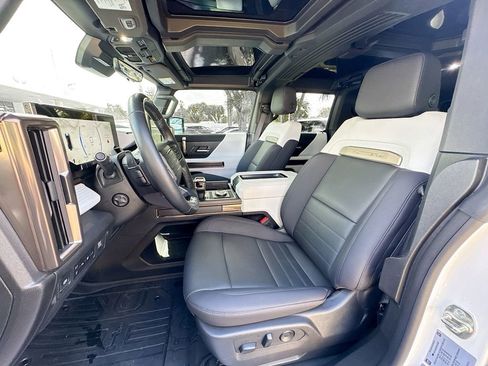 Used 2025 GMC Hummer EV 2X image 23