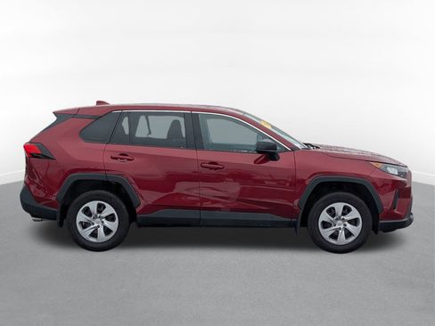 Used 2022 Toyota RAV4 LE image 2