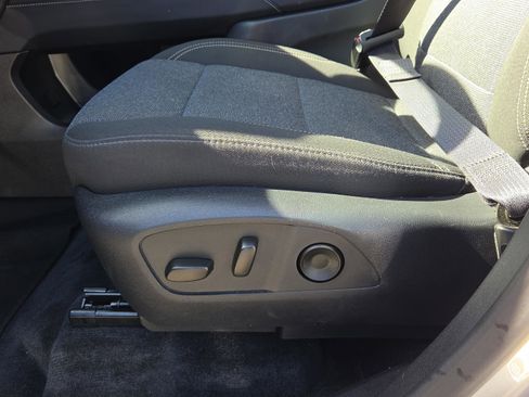 Used 2025 GMC Acadia Elevation image 21