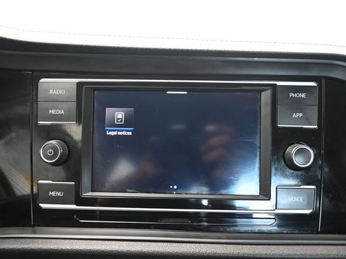 Used 2024 Volkswagen Jetta SE FWD image 17