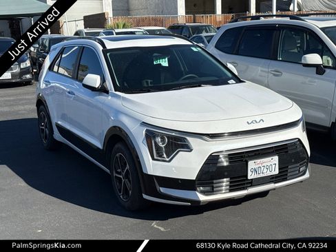 Used 2024 Kia Niro SX image 1