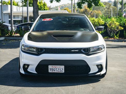Used 2019 Dodge Charger Scat Pack w/ Daytona Edition Group image 2
