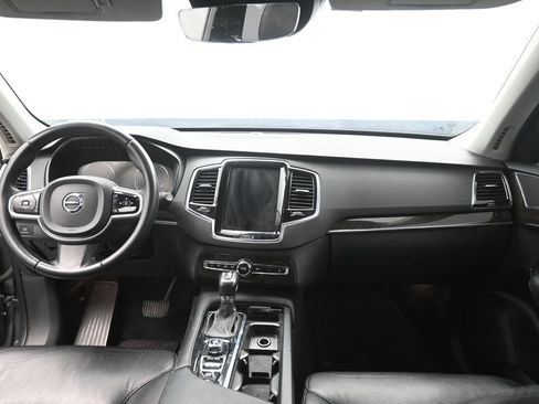 Used 2018 Volvo XC90 T6 Momentum w/ Convenience Package AWD/4WD image 10