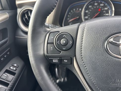 Used 2013 Toyota RAV4 Limited image 16