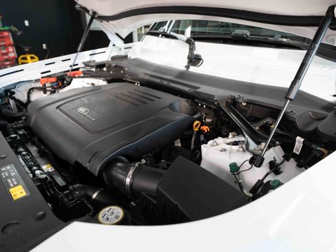 Used 2024 Land Rover Defender 110 S image 33