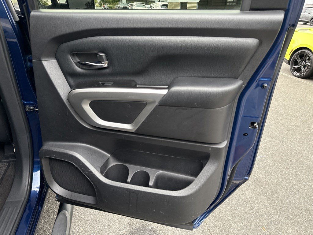 Used 2019 Nissan Titan SV AWD/4WD image 30