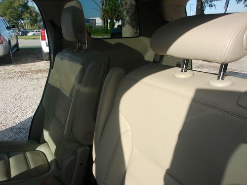 Used 2019 GMC Acadia Denali w/ Technology Package FWD image 37
