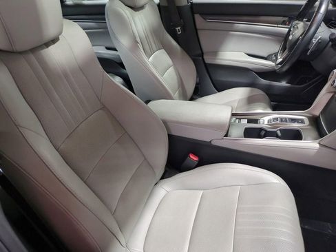 Used 2020 Honda Accord Touring image 32