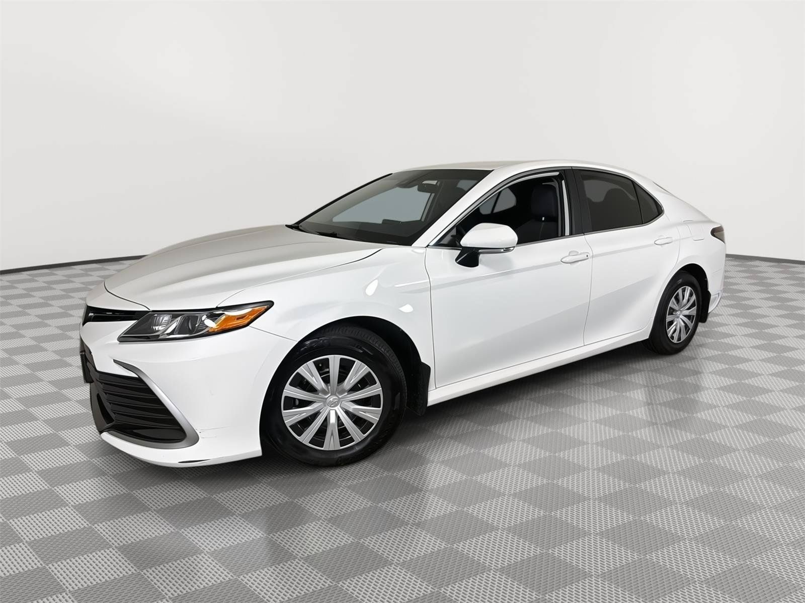 Used 2023 Toyota Camry LE FWD image 1