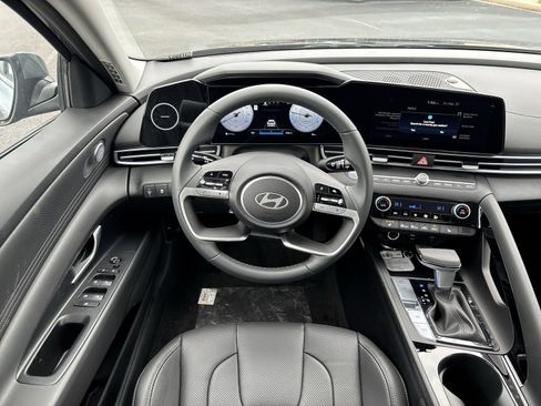 New 2026 Hyundai Elantra Limited FWD image 16