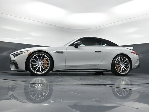 Used 2022 Mercedes-Benz SL 63 AMG 4MATIC image 23