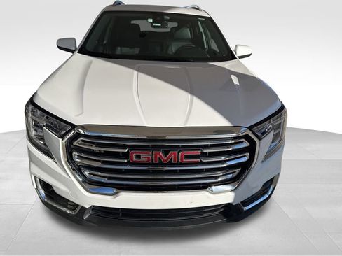 Used 2022 GMC Terrain SLT image 2