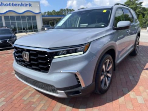 Certified 2025 Honda Pilot Elite image 1