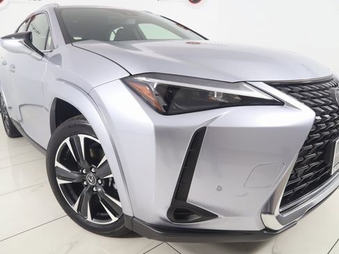 Used 2023 Lexus UX 250h AWD w/ Accessory Package (Z2) image 16