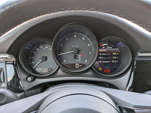 Used 2022 Porsche Macan AWD/4WD image 9