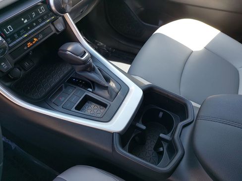 Used 2025 Toyota RAV4 XLE Premium FWD image 25