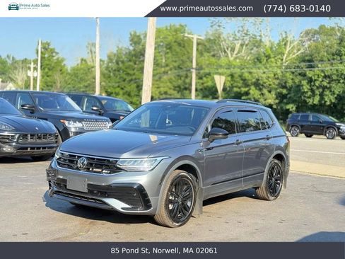 Used 2022 Volkswagen Tiguan SE R-Line AWD/4WD image 2