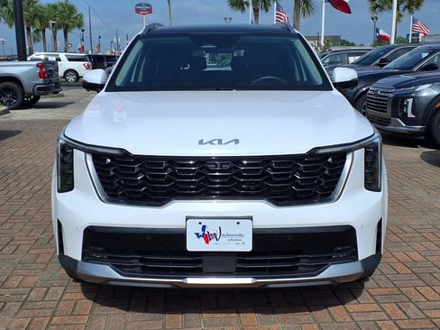 Used 2025 Kia Sorento SX FWD image 2