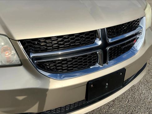 Used 2015 Dodge Grand Caravan SXT w/ Rear Park Assist Package image 27