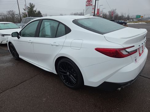 Certified 2026 Toyota Camry SE image 5