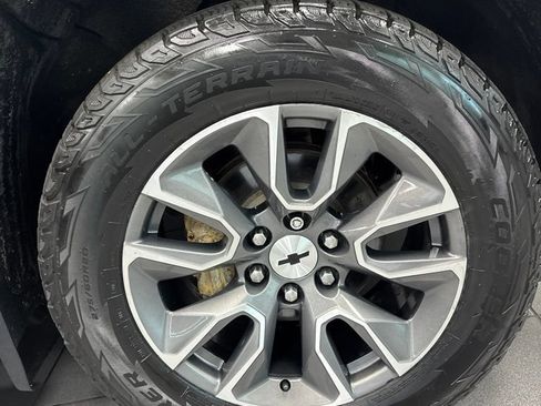 Used 2019 Chevrolet Silverado 1500 LT w/ Texas Edition AWD/4WD image 9