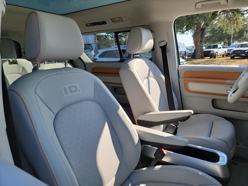 Used 2025 Volkswagen ID. Buzz 1st Edition AWD/4WD image 12