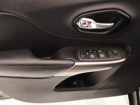 Used 2022 Jeep Cherokee Latitude Lux AWD/4WD image 15