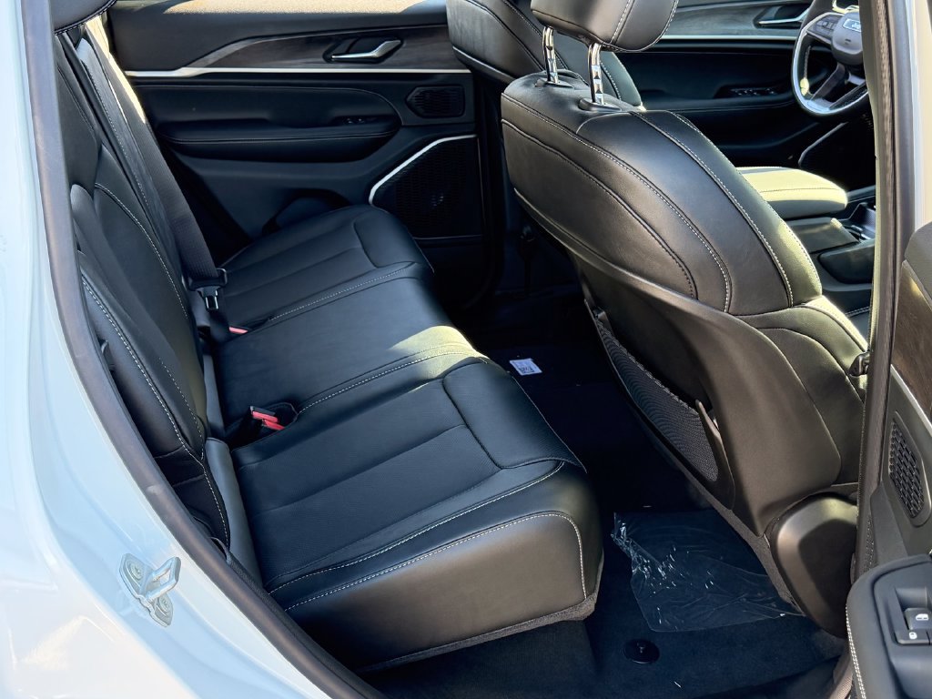 New 2026 Jeep Grand Cherokee Limited AWD/4WD image 19