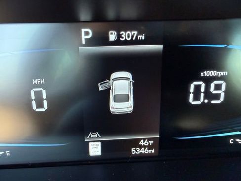 Certified 2025 Hyundai Elantra Sport image 14