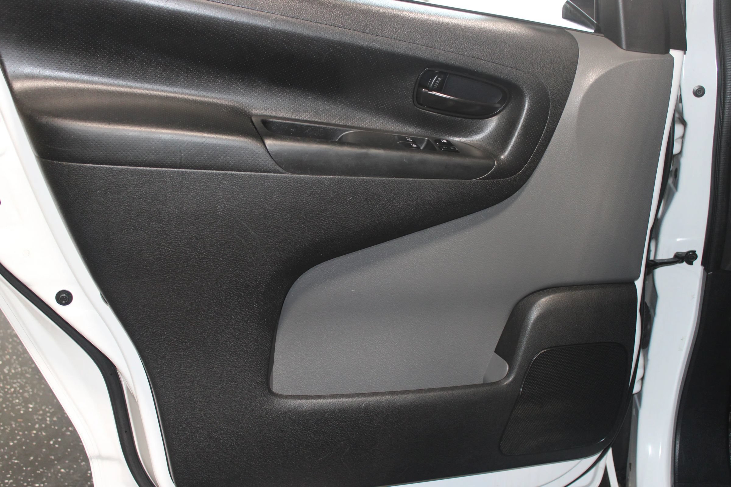 Used 2017 Nissan NV200 S FWD image 7