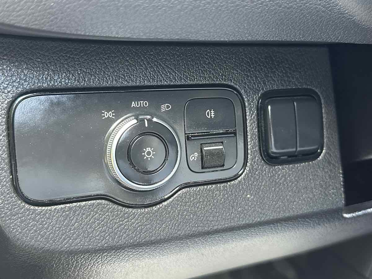 Used 2019 Mercedes-Benz Sprinter 144 image 22