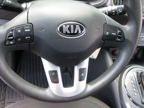 Used 2013 Kia Sportage LX FWD image 14