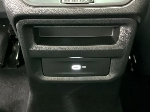 New 2025 Volkswagen Taos SE image 23