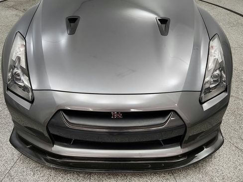 Used 2011 Nissan GT-R Premium AWD/4WD image 16